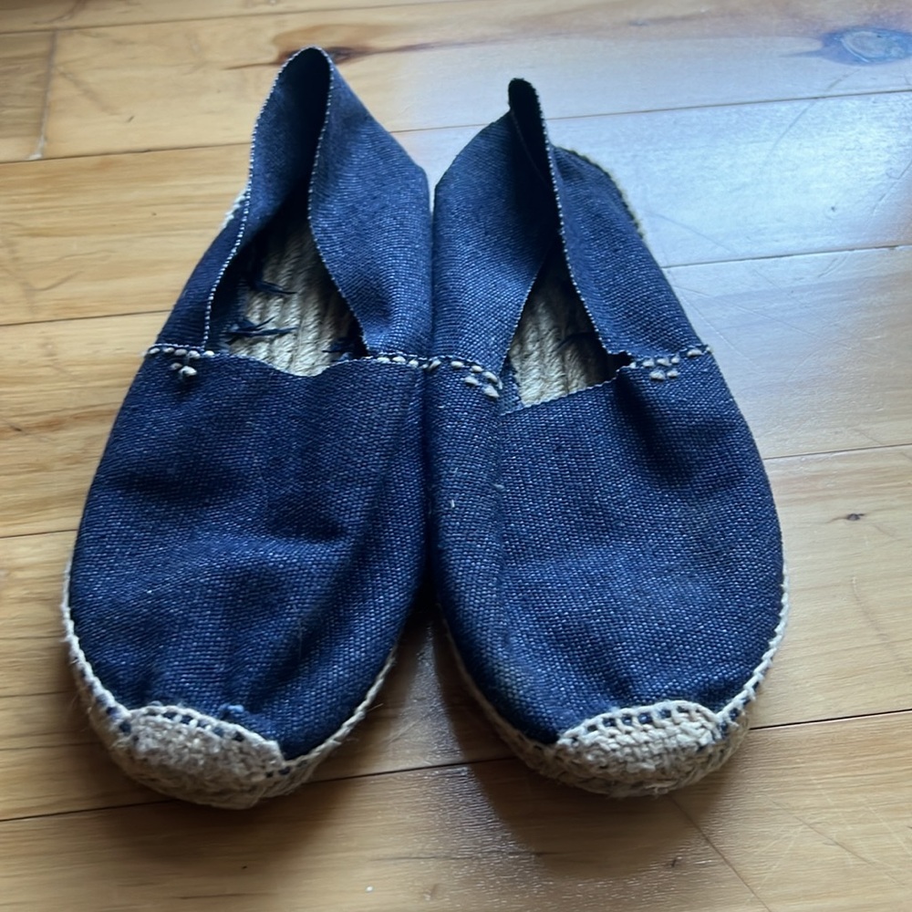 Shoes - Picture 7 of 8
